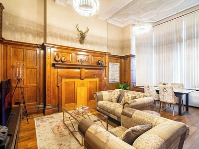 Outstanding massive apartment in historic building