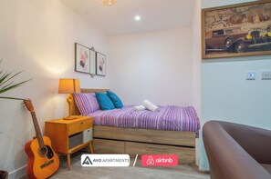 Bügeleisen/Bügelbrett, Reisekinderbett, WLAN, Bettwäsche