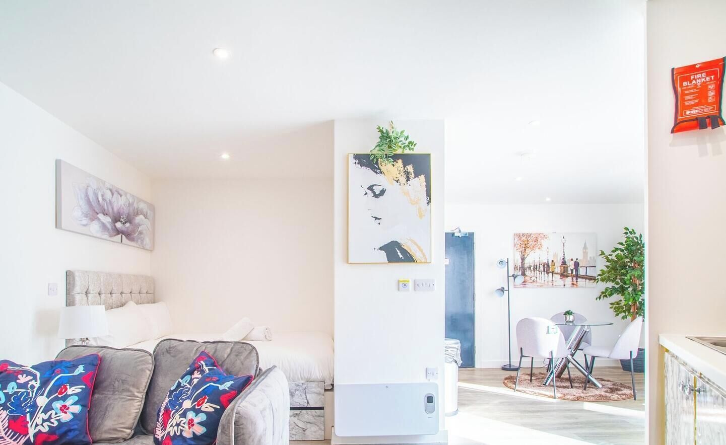 1 chambre, fer et planche à repasser, Wi-Fi gratuit, draps fournis