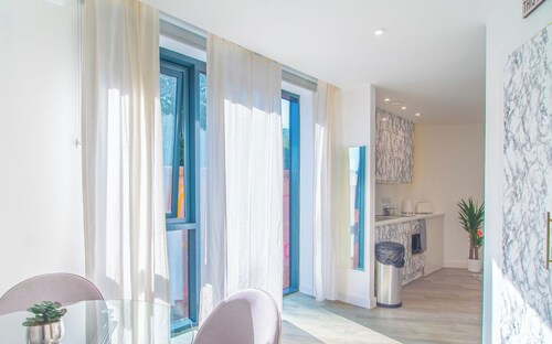 Modern Apartment in Prime Location  –  APT 25