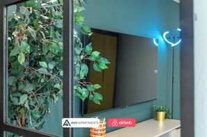 Television - Cosy Designer Studio Apartment – APT 4 (South Yorkshire)