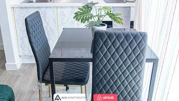 Fridge, microwave, stovetop, toaster