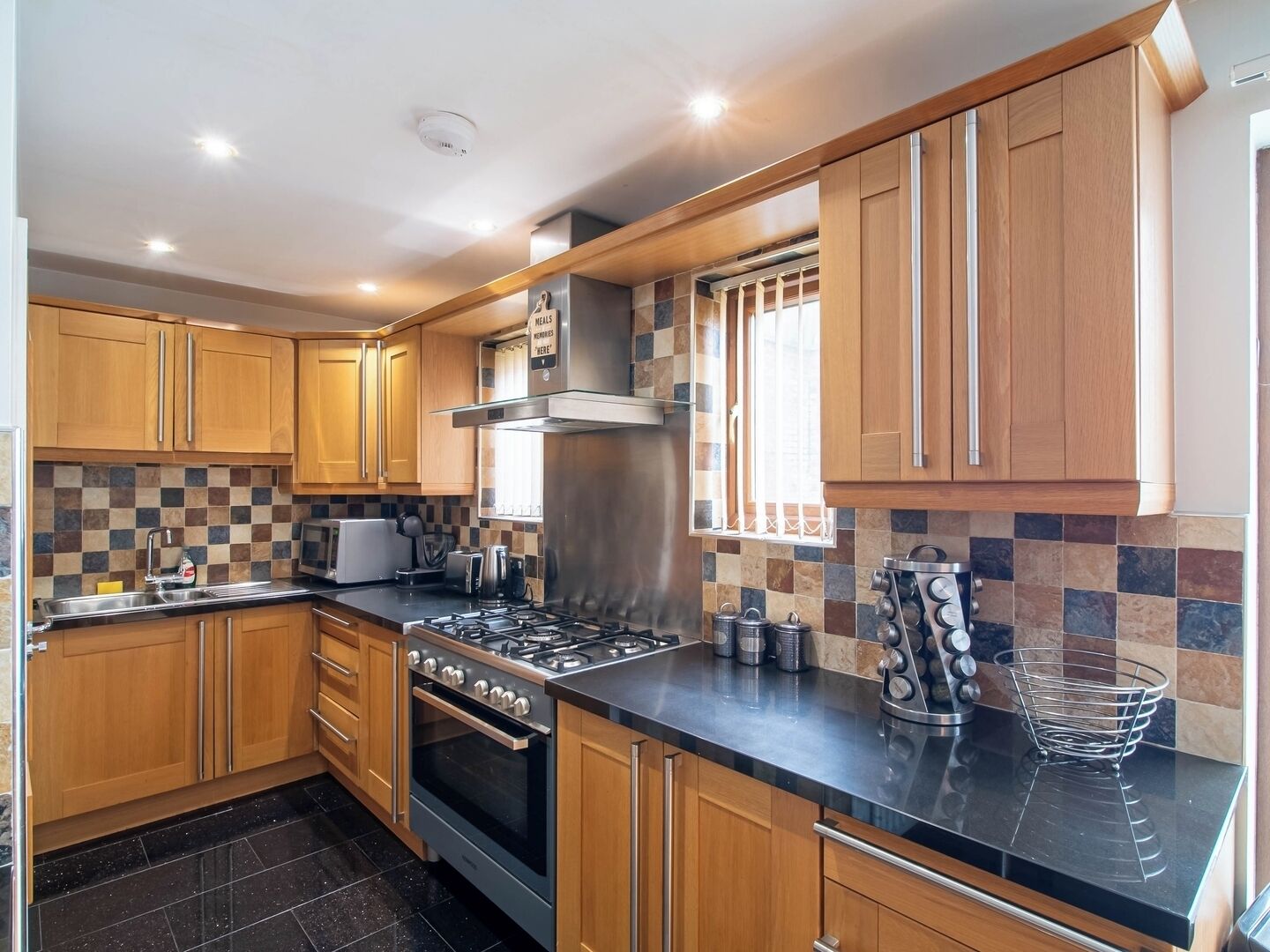 Mikrowelle, Ofen, Toaster, Kochgeschirr/Geschirr/Besteck