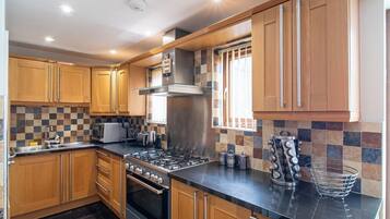 Microwave, oven, toaster, cookware/dishes/utensils