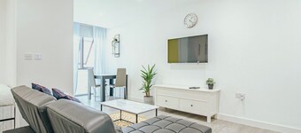 Modern Sheffield Studio With WiFi – APT 15