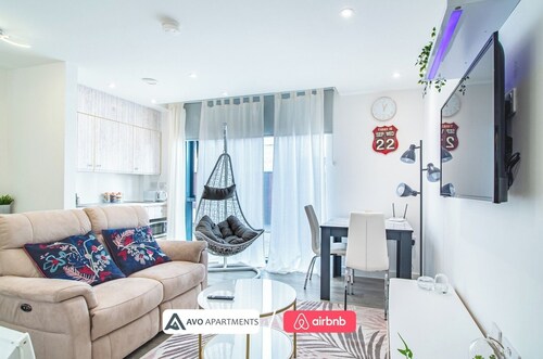 Contemporary Studio Close to City – APT 10