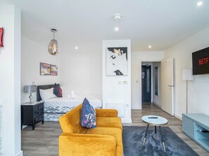 1 habitación, escritorio y wifi