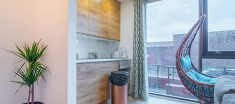 Eclectic Studio in Central Sheffield – APT 3