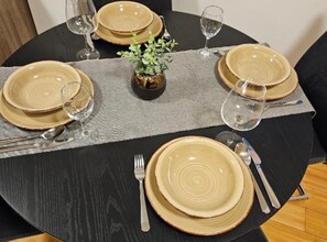 Apartment (One Bedroom Apartment) | Dining room