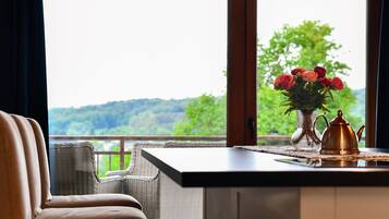 House (Three Bedroom House) | Dining room