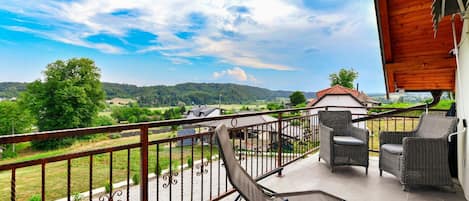 Hus (Three Bedroom House) | Terrass/Patio
