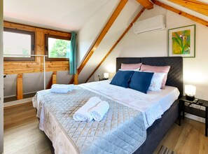 House (Three Bedroom House) | Cots/infant beds - Plivanje u Zalazak Sunca (Barilović)