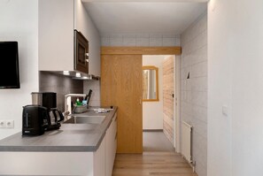 Refrigerador, microondas, parrilla de estufa y lavavajillas 