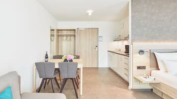 Studio | Zimmersafe, Verdunkelungsvorhänge, schallisolierte Zimmer