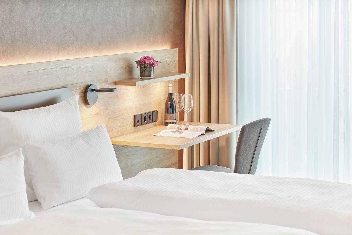 Single Room | In-room safe, blackout drapes, soundproofing, free WiFi