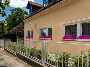 Doppelzimmer (Standard Double Room (5)) | Aussenbereich