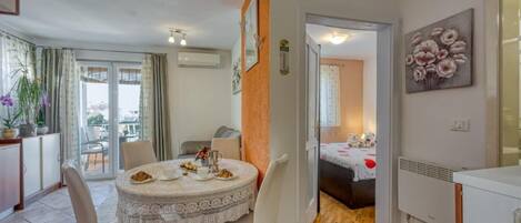 Apartment (One Bedroom Apartment with Balcony)