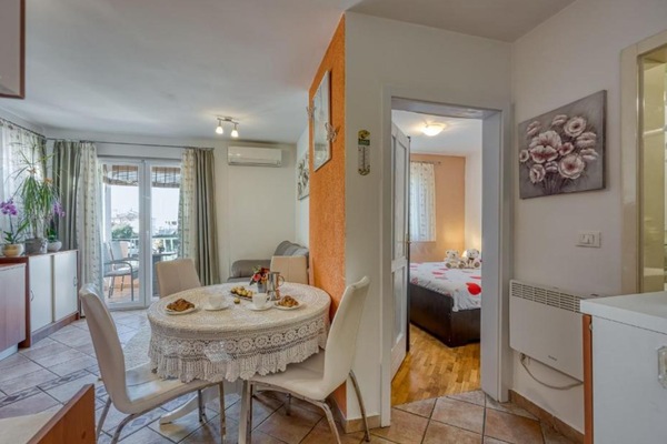 Apartment (One Bedroom Apartment with Balcony)