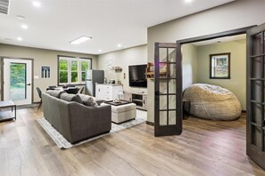 Smart TV, fireplace, table football