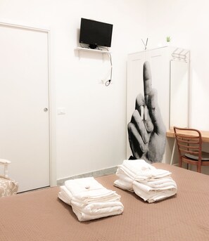 1 chambre, fer et planche à repasser, Wi-Fi, draps fournis