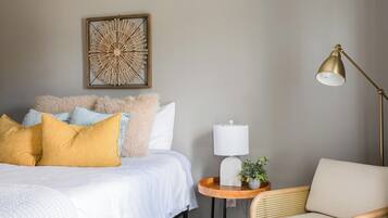 1 habitación, tabla de planchar con plancha, wifi gratis y ropa de cama