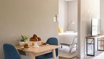 1 soverom, strykejern/-brett, wi-fi (inkludert) og sengetøy