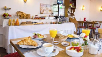 Petit déjeuner et dîner servis sur place, spécialités Cuisine allemande