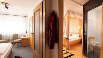 Classic Quadruple Room, Non Smoking, Connecting Rooms | Blackout drapes, iron/ironing board, free WiFi