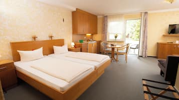 Superior Double Room, Balcony | Blackout drapes, iron/ironing board, free WiFi