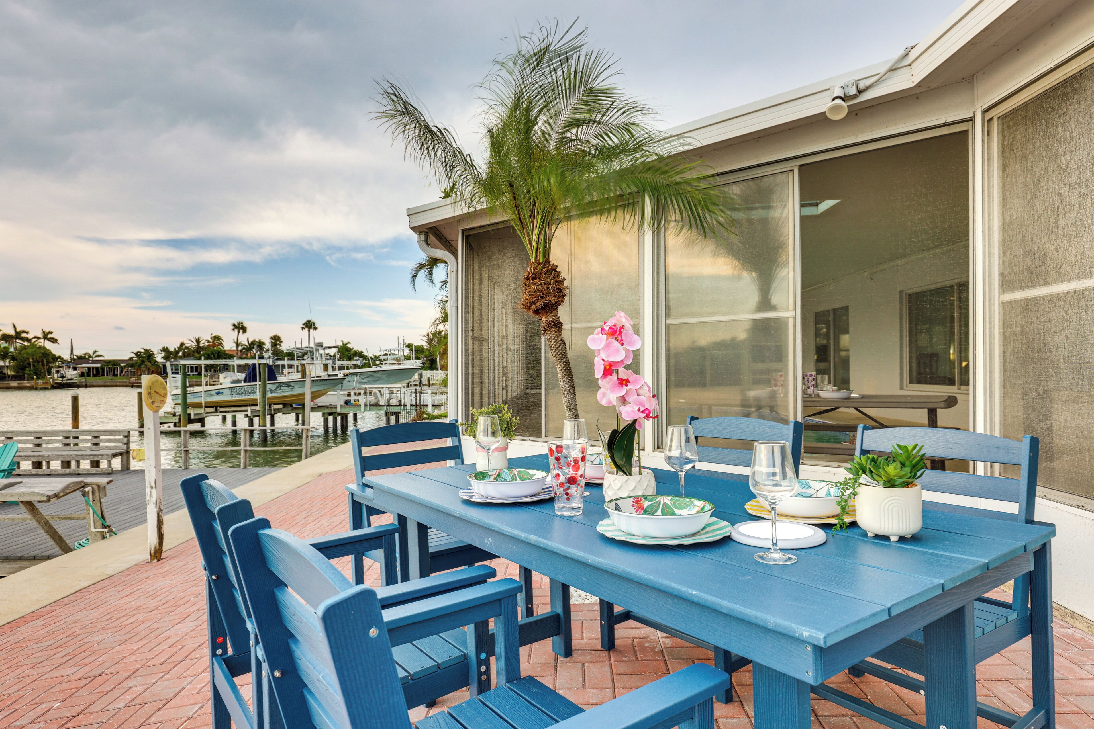 House (5 Bedrooms) | Interior