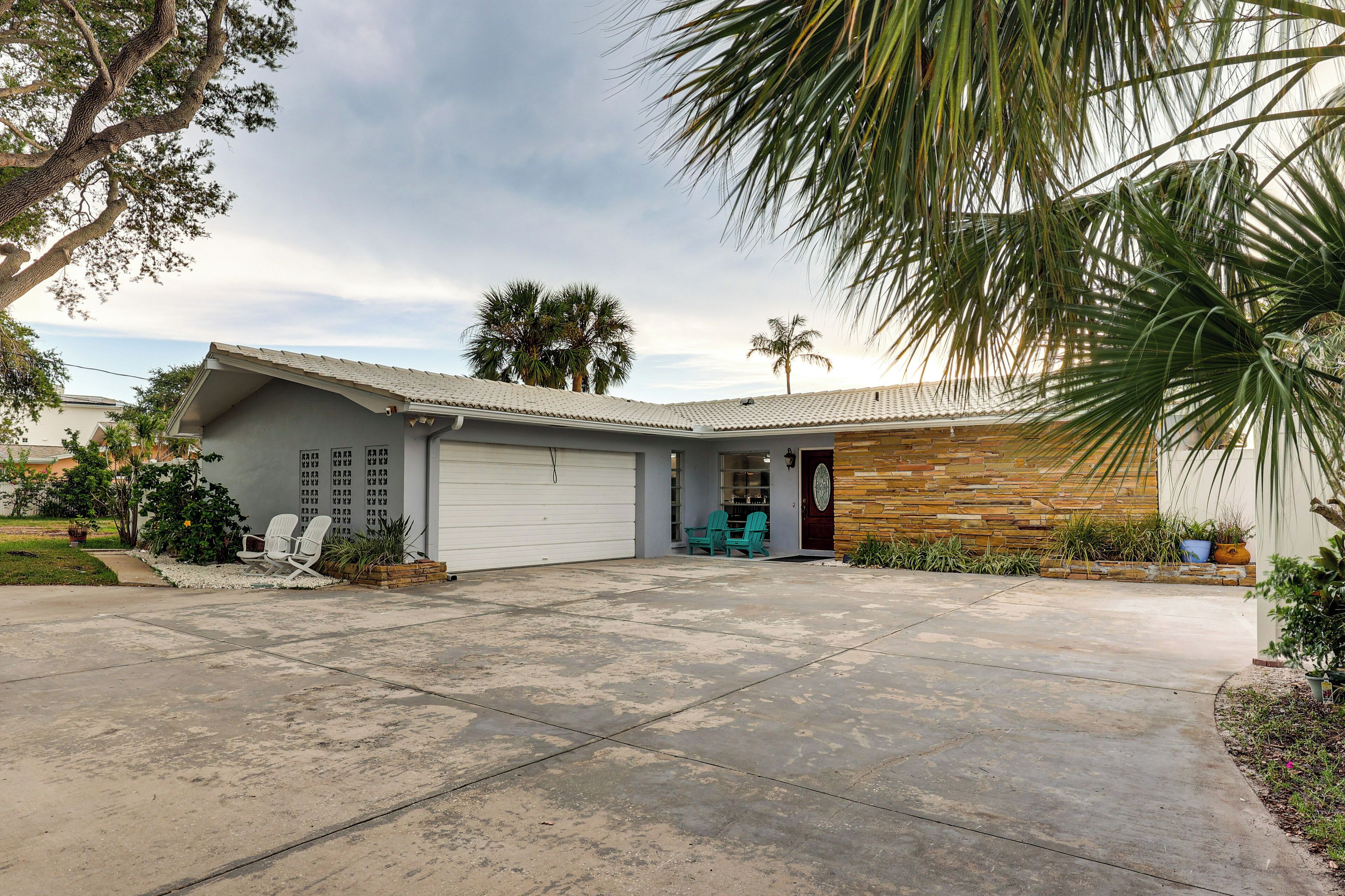 House (5 Bedrooms) | Interior