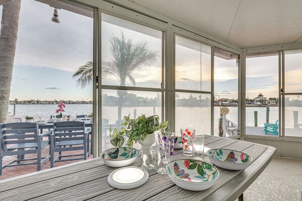 House (5 Bedrooms) | Interior