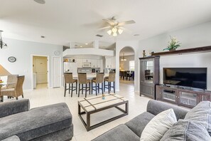 House (5 Bedrooms) | Interior