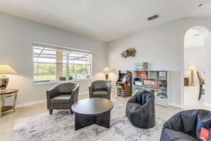 House (5 Bedrooms) | Interior