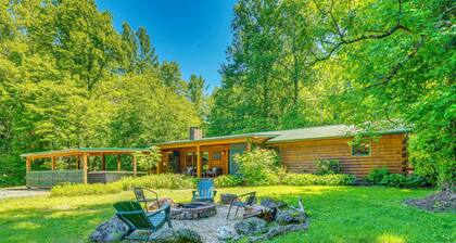 Creekside Smokies Log Cabin w/ Hot Tub & Game Room
