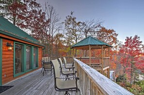 House (4 Bedrooms) | Interior - Hot Tub & Mtn Views: Scenic Cabin in Gatlinburg! (Gatlinburg)