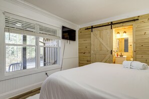 House (5 Bedrooms) | Interior - Pet-friendly Gatlinburg Cabin w/ Hot Tub! (Gatlinburg)