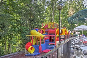 House (4 Bedrooms) | Interior - 2 Mi to Ober Mtn: Hot Tub & Deck at Cozy Cabin! (Gatlinburg)