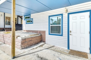 Apartment (0 Bedroom) | Interior - Steps to Sand: Studio Stay in Daytona Beach! (Daytona Beach)