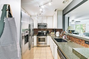 Apartment (2 Bedrooms) | Interior - 1/2 Mi to Bank of America Stadium: Uptown Condo! (Charlotte)