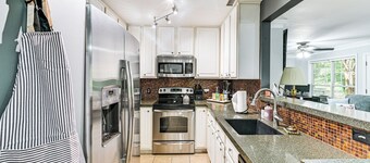 1/2 Mi to Bank of America Stadium: Uptown Condo!