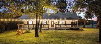 Peace, Space & Starry Nights: Ranch Home in Azle