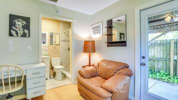 Apartment (0 Bedroom) | Interior