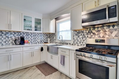 5 Mi to Dtwn Newark: Hillside Vacation Rental