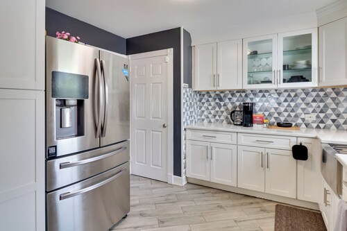 5 Mi to Dtwn Newark: Hillside Vacation Rental