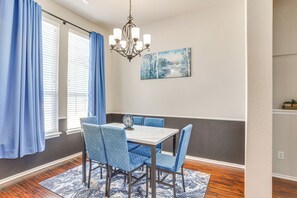 Nhà (3 Bedrooms) | Nội thất