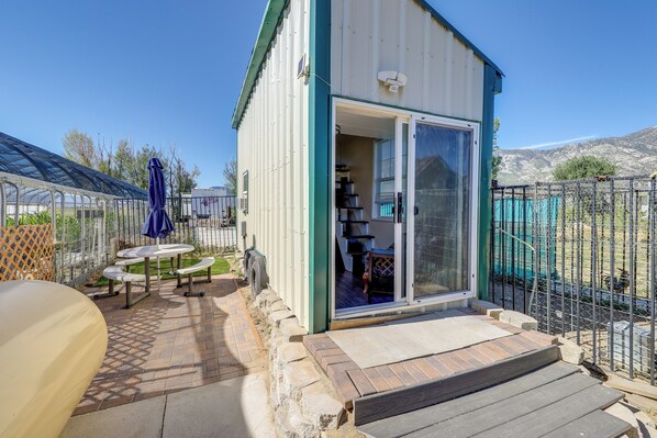 อพาร์ทเมนท์ (0 Bedroom) | ด้านหน้าที่พัก