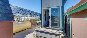 11 Mi to Heavenly Resort: Pet-friendly Tiny Home