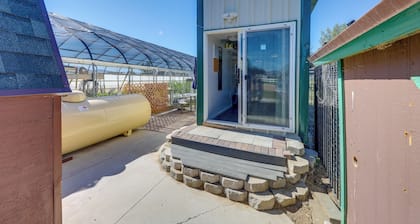 11 Mi to Heavenly Resort: Pet-friendly Tiny Home