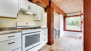 House (1 Bedroom) | Interior